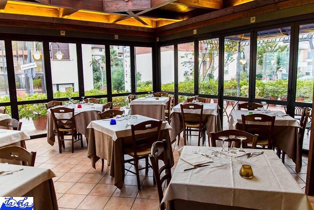 Hotel La Vela Passignano sul Trasimeno Exterior foto