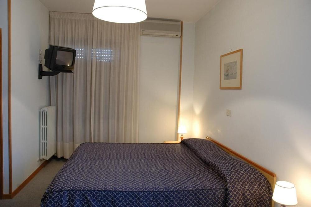 Hotel La Vela Passignano sul Trasimeno Exterior foto